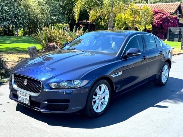 2018 Jaguar XE 25t Premium RWD photo