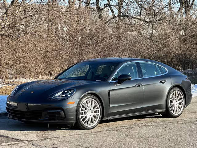2018 Porsche Panamera 4S AWD photo