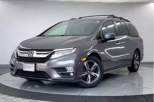 2019 Honda Odyssey Touring FWD photo