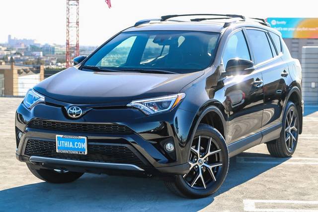 2018 Toyota RAV4 SE FWD photo