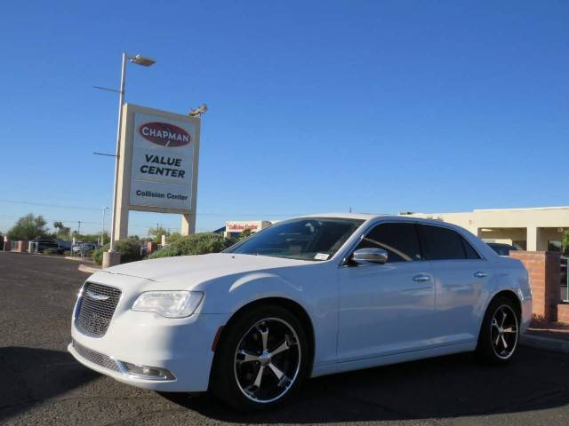 2017 Chrysler 300 300C RWD photo