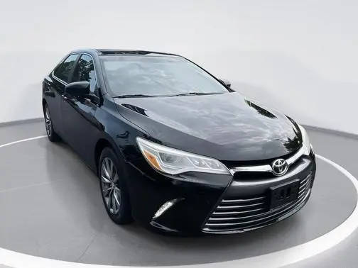 2016 Toyota Camry XLE FWD photo