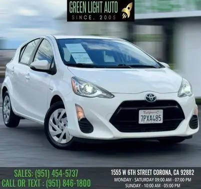 2016 Toyota Prius c Two FWD photo
