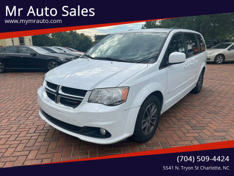 2017 Dodge Grand Caravan SXT FWD photo