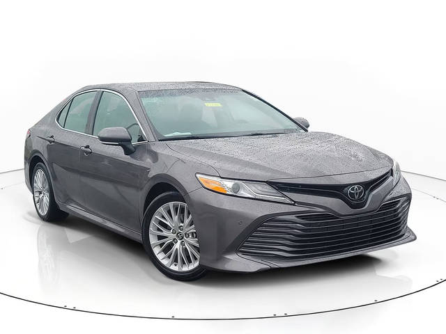 2018 Toyota Camry XLE FWD photo