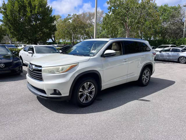 2015 Toyota Highlander XLE FWD photo