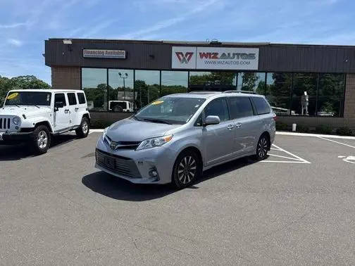 2018 Toyota Sienna XLE Premium AWD photo