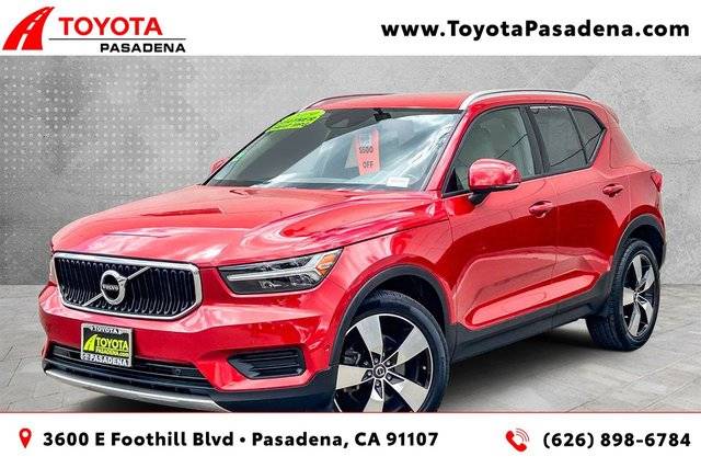 2019 Volvo XC40 Momentum FWD photo