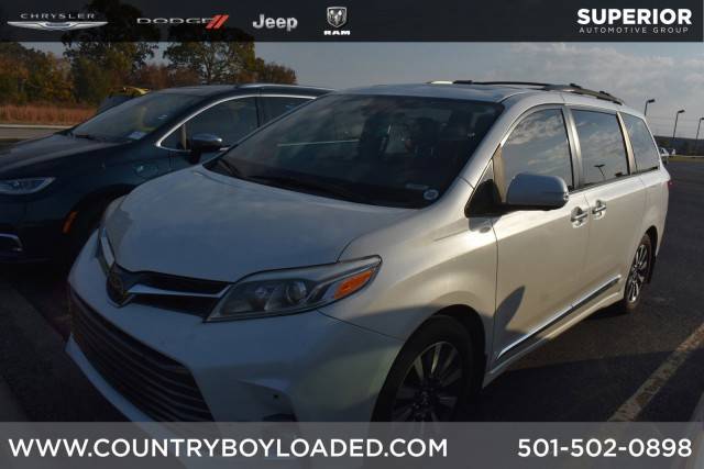 2018 Toyota Sienna Limited Premium FWD photo