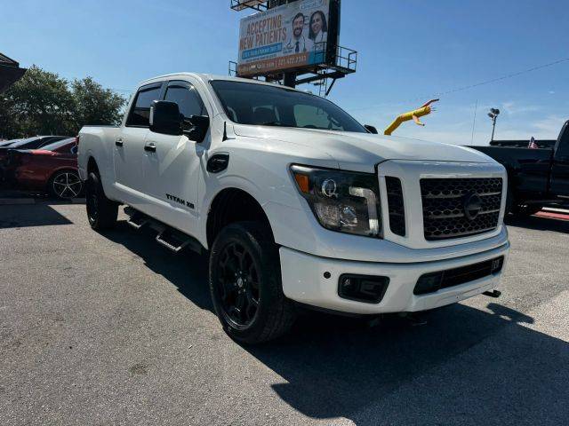 2018 Nissan Titan XD SL 4WD photo