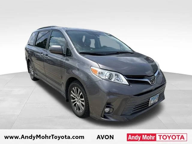 2019 Toyota Sienna XLE FWD photo