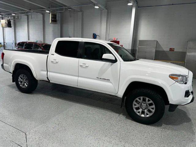 2018 Toyota Tacoma SR5 4WD photo