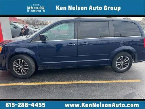 2017 Dodge Grand Caravan SXT FWD photo