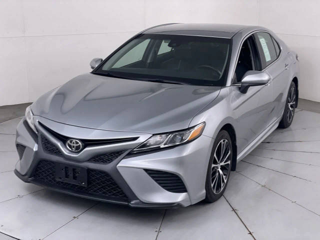 2018 Toyota Camry SE FWD photo