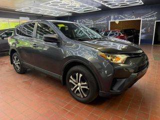 2018 Toyota RAV4 LE AWD photo