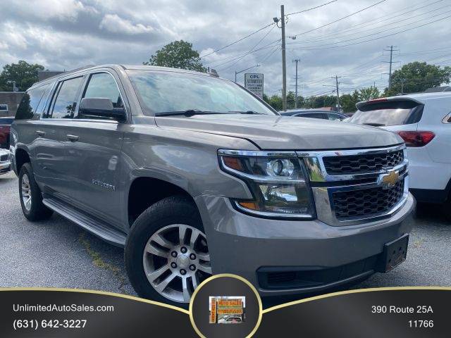 2018 Chevrolet Suburban LT 4WD photo