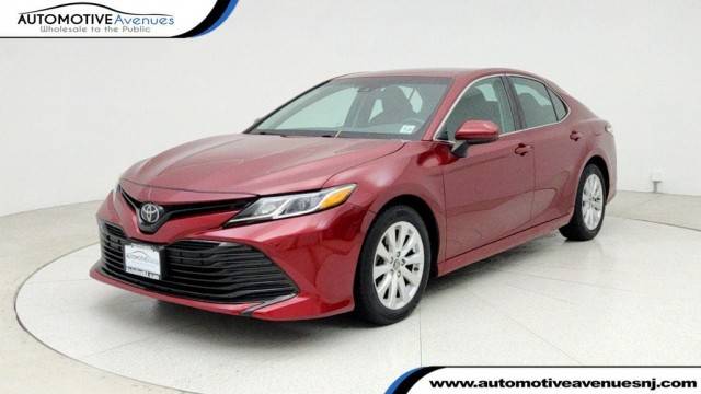 2018 Toyota Camry LE FWD photo