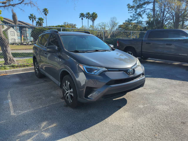 2018 Toyota RAV4 LE FWD photo