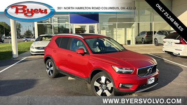 2019 Volvo XC40 Momentum AWD photo
