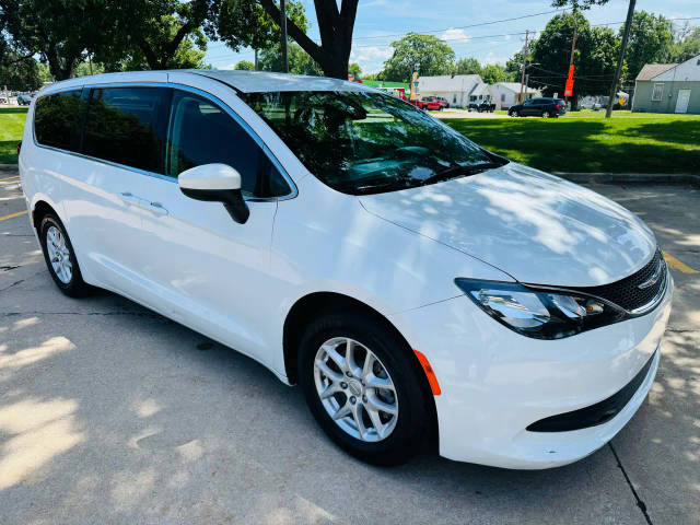 2018 Chrysler Pacifica Minivan LX FWD photo