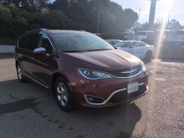 2018 Chrysler Pacifica Minivan Hybrid Limited FWD photo