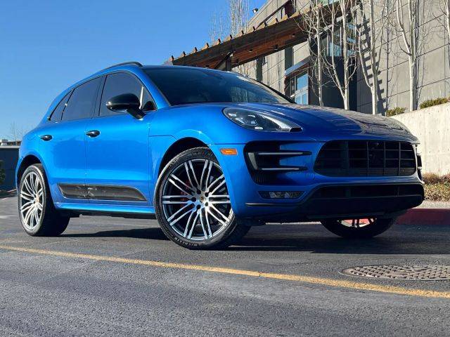 2017 Porsche Macan Turbo AWD photo