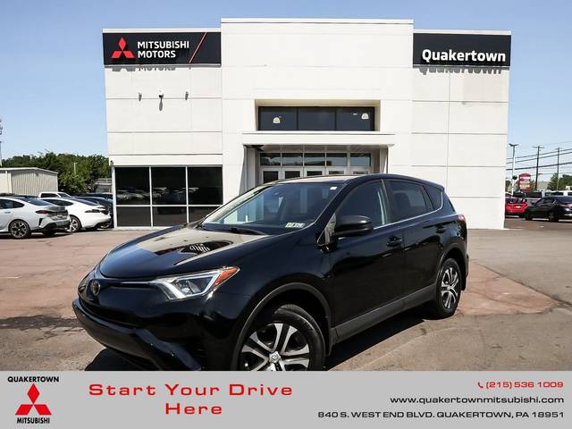 2018 Toyota RAV4 LE AWD photo