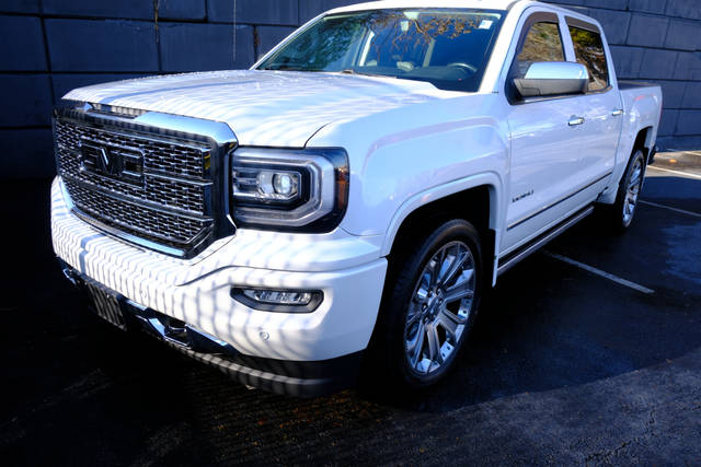 2018 GMC Sierra 1500 Denali 4WD photo