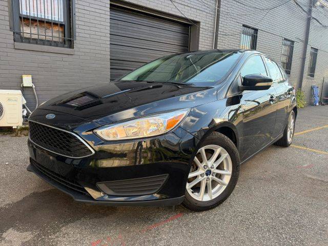 2017 Ford Focus SE FWD photo