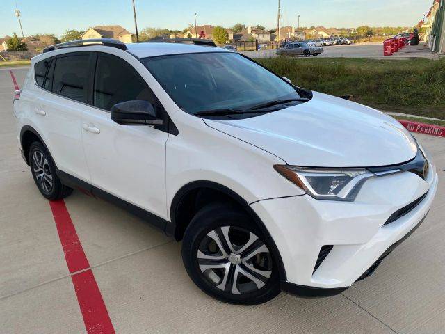 2018 Toyota RAV4 LE FWD photo