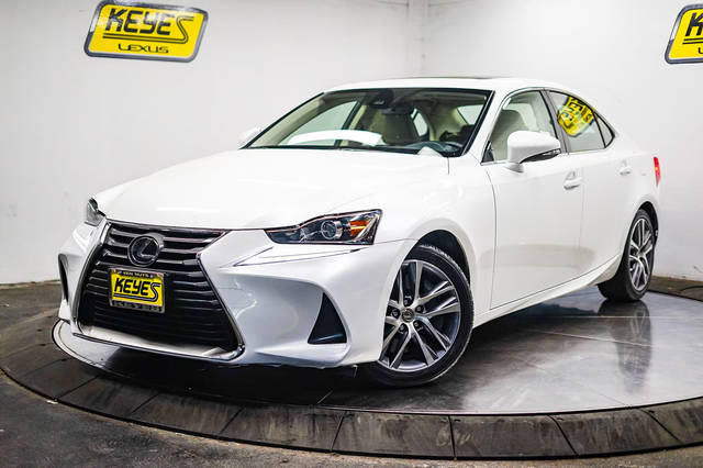 2018 Lexus IS IS 300 RWD photo
