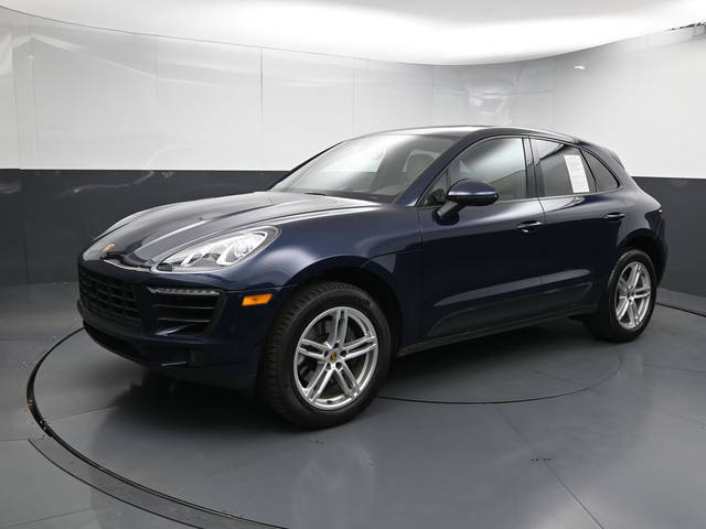 2018 Porsche Macan  AWD photo