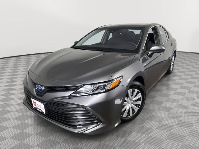 2018 Toyota Camry Hybrid LE FWD photo