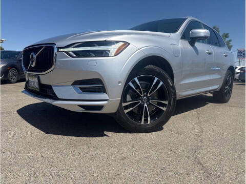 2019 Volvo XC60 Momentum AWD photo