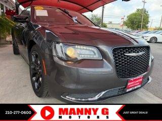 2019 Chrysler 300 Touring RWD photo