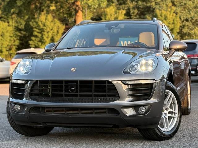 2018 Porsche Macan AWD photo