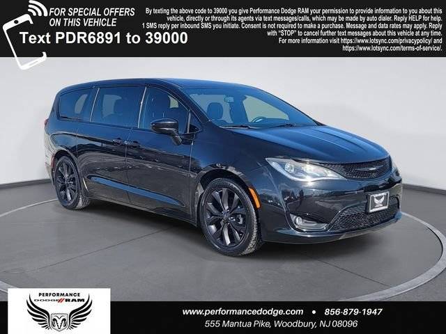 2019 Chrysler Pacifica Minivan Touring Plus FWD photo