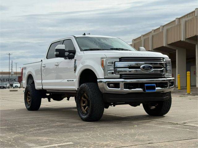 2019 Ford F-250 Super Duty LARIAT 4WD photo