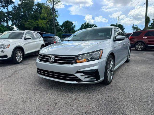 2018 Volkswagen Passat R-Line FWD photo