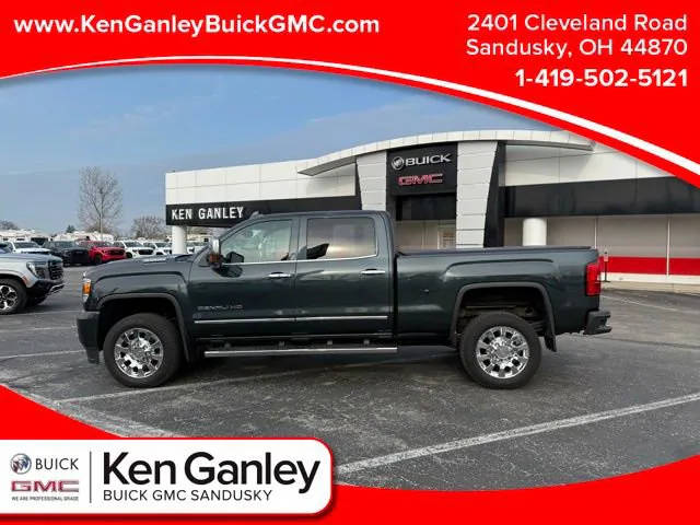 2019 GMC Sierra 2500HD Denali 4WD photo