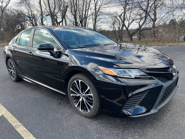 2018 Toyota Camry SE FWD photo