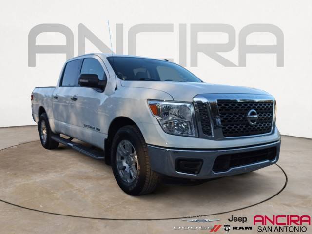 2018 Nissan Titan SV RWD photo