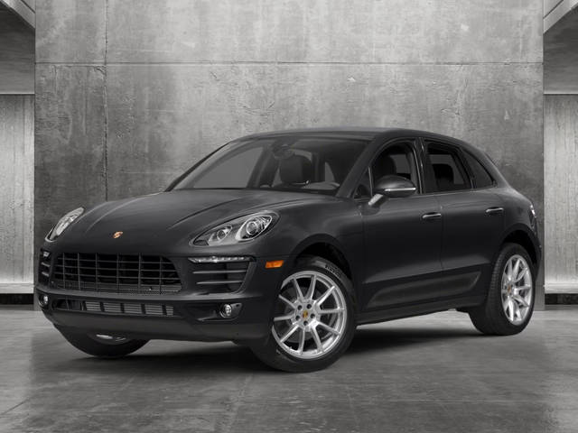 2018 Porsche Macan  AWD photo