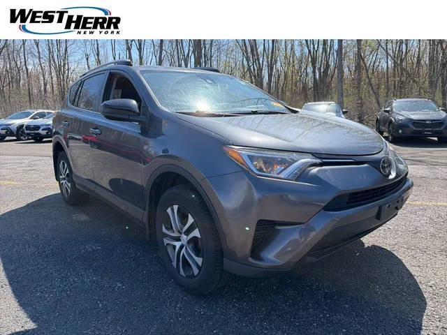 2018 Toyota RAV4 LE AWD photo