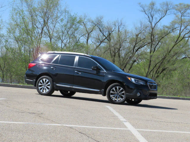 2019 Subaru Outback Touring AWD photo
