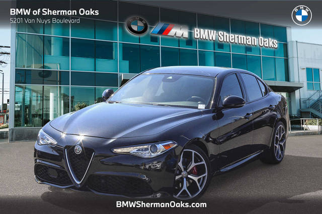 2018 Alfa Romeo Giulia Ti Sport RWD photo