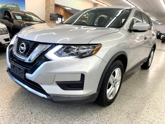 2017 Nissan Rogue S FWD photo