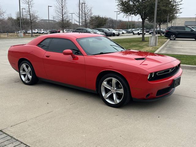 2015 Dodge Challenger SXT RWD photo