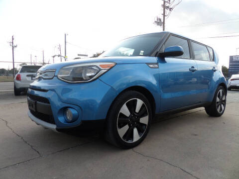2019 Kia Soul + FWD photo