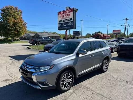 2017 Mitsubishi Outlander SE 4WD photo